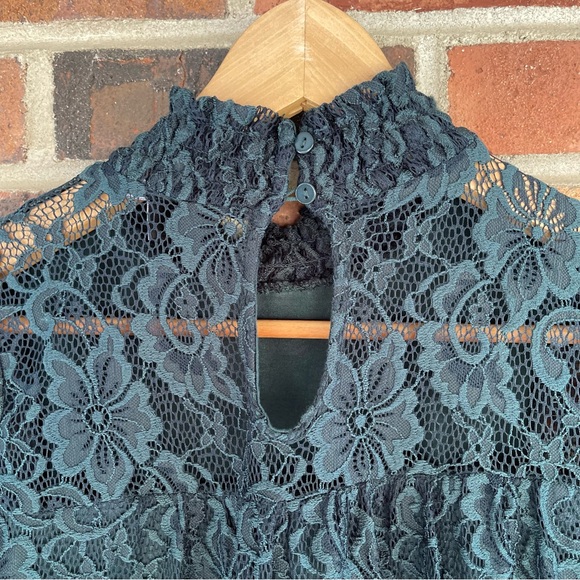 Cable & Gauge Dark Green Lace Long Sleeve Top Blouse Size Small - Picture 5 of 8
